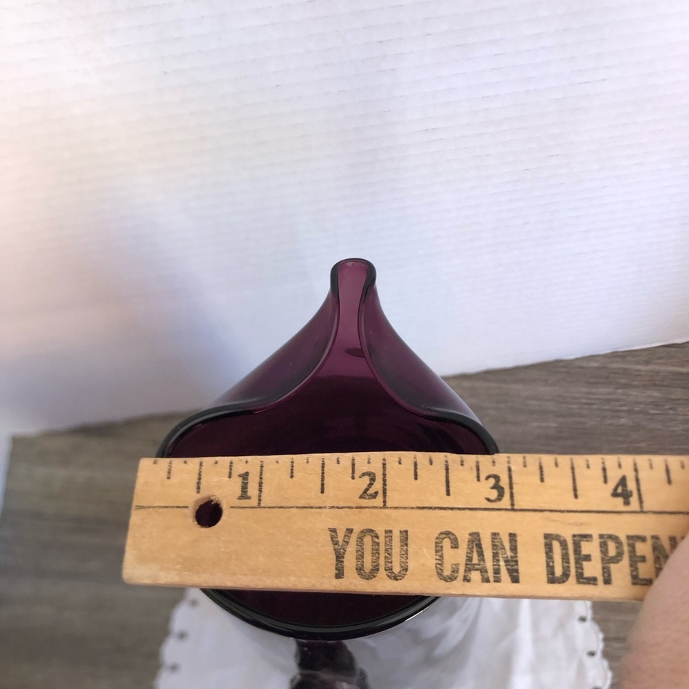 Vtg Hand Blown Amethyst Glass Pitcher - Picture 11 of 16